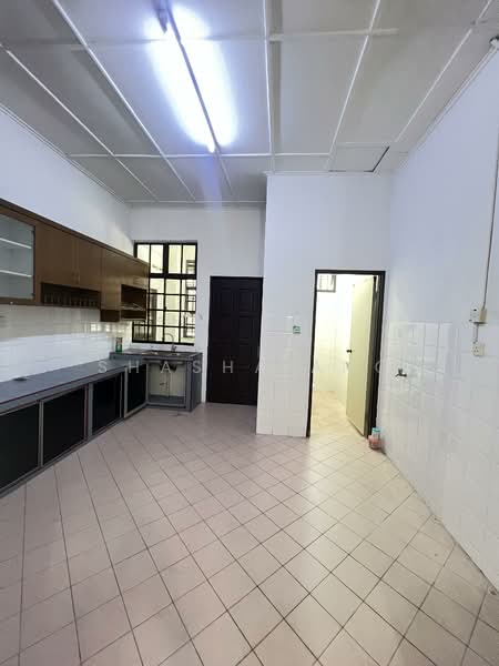 Rumah Teres 1 Tingkat untuk Disewa di Taman Molek (Johor Bahru) - Shasha Ang - Kitchen - PropertyGuru.com.my