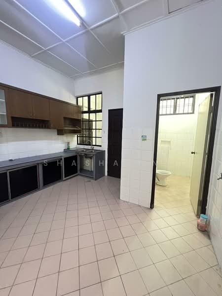 Rumah Teres 1 Tingkat untuk Disewa di Taman Molek (Johor Bahru) - Shasha Ang - Kitchen - PropertyGuru.com.my