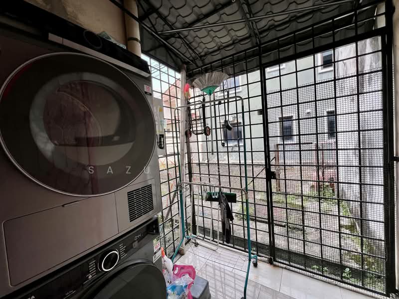 2-storey Terraced House for Sale in Subang Bestari (Shah Alam) - Sazuan Samat - Backyard - PropertyGuru.com.my