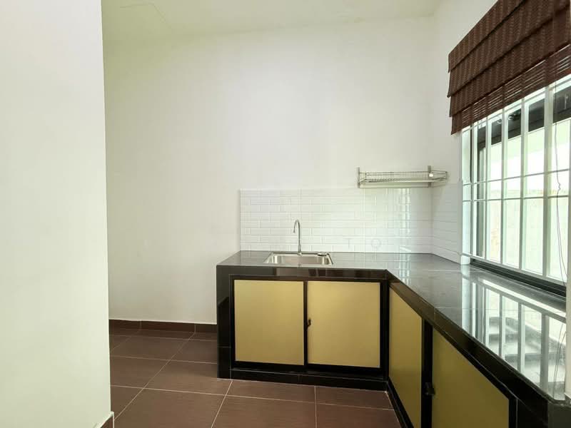 Rumah Kluster untuk Dijual di Taman Mutiara Mas (Skudai) - Ee Fong Toh - Kitchen - PropertyGuru.com.my