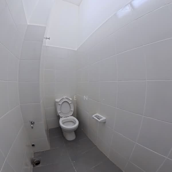 Factory for Rent in Eco Business Park V (Puncak Alam) - Ken . - Bathroom - PropertyGuru.com.my