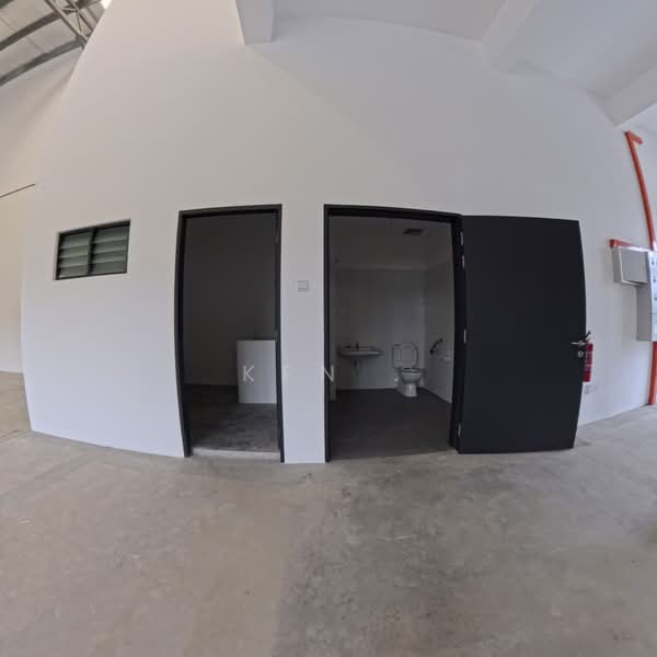 Factory for Rent in Eco Business Park V (Puncak Alam) - Ken . - Bathroom - PropertyGuru.com.my