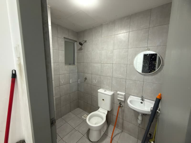 Pangsapuri untuk Disewa di Trifolia - Vee Muru - Bathroom - PropertyGuru.com.my