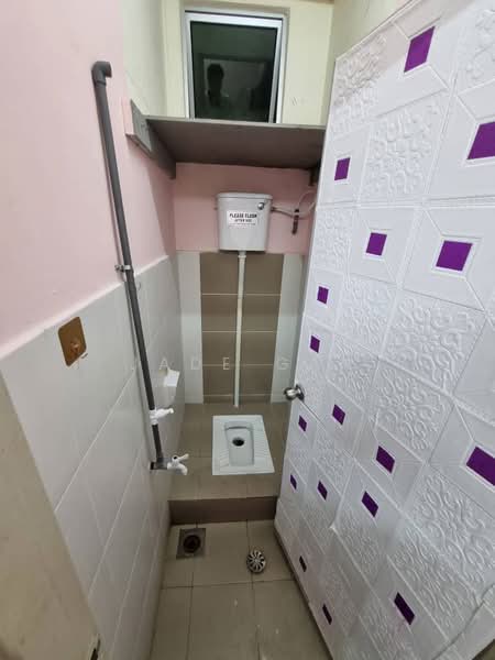 Shop / Office for Sale in Bandar Uda Utama (Johor Bahru) - Jade Gan - Bathroom - PropertyGuru.com.my