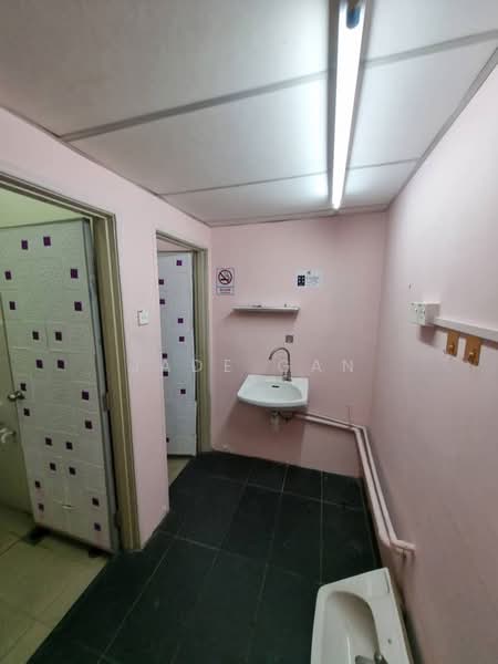 Shop / Office for Sale in Bandar Uda Utama (Johor Bahru) - Jade Gan - Bathroom - PropertyGuru.com.my