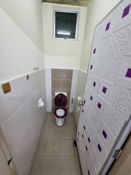 Shop / Office for Sale in Bandar Uda Utama (Johor Bahru) - Jade Gan - Bathroom - PropertyGuru.com.my