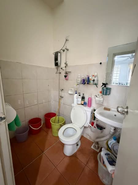 1-storey Terraced House for Sale in Taman Pelangi Indah (Ulu Tiram) - Elston Chong - Bathroom - PropertyGuru.com.my