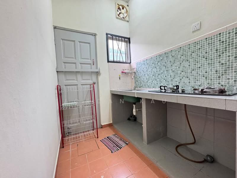 1-storey Terraced House for Rent in Taman JP Perdana (Johor Bahru) - Jordan Kau - Kitchen - PropertyGuru.com.my