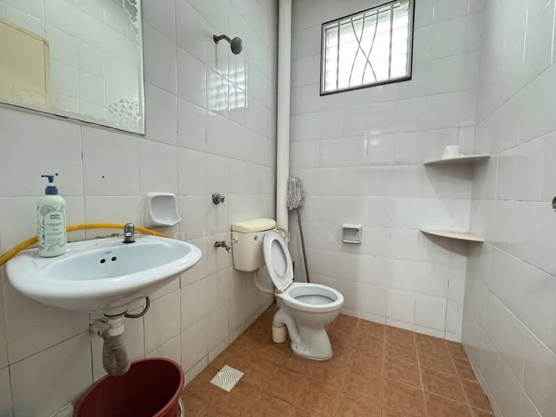 1-storey Terraced House for Rent in Taman JP Perdana (Johor Bahru) - Jordan Kau - Bathroom - PropertyGuru.com.my