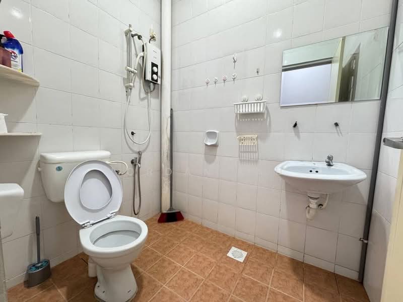 1-storey Terraced House for Rent in Taman JP Perdana (Johor Bahru) - Jordan Kau - Bathroom - PropertyGuru.com.my