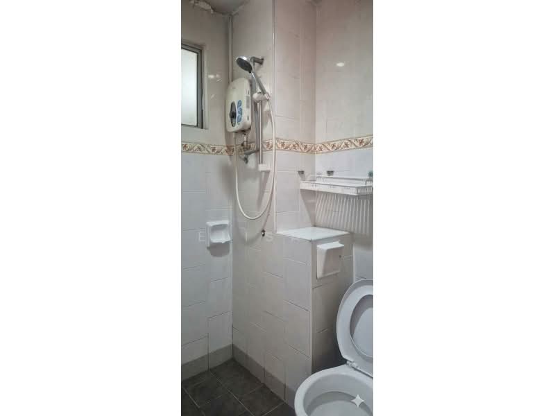 Condominium for Sale at Alpha Villa - Elisa . - Bathroom - PropertyGuru.com.my