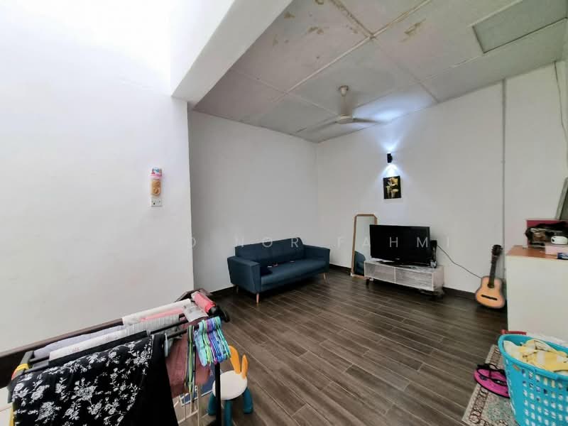 2-storey Terraced House for Sale in TTDI Jaya (Shah Alam) - Mohd Nor Fahmi - Living Room - PropertyGuru.com.my