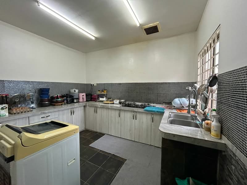 Rumah Berkembar untuk Dijual di Ukay Perdana (Ulu Kelang) - calvin Chin - Kitchen - PropertyGuru.com.my