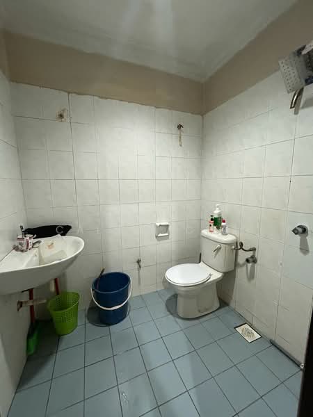 Rumah Berkembar untuk Dijual di Ukay Perdana (Ulu Kelang) - calvin Chin - Bathroom - PropertyGuru.com.my