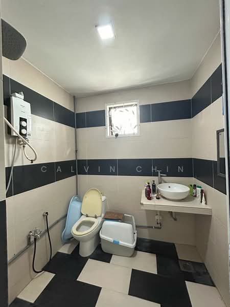 Rumah Berkembar untuk Dijual di Ukay Perdana (Ulu Kelang) - calvin Chin - Bathroom - PropertyGuru.com.my