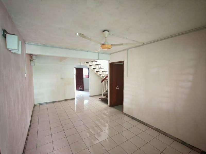 2-storey Terraced House for Sale in Ipoh (Perak) - Sam Lam - Living Room - PropertyGuru.com.my