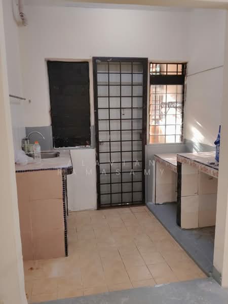 Rumah Flat untuk Dijual di Sri Indah - Alavian Ramasamy - Kitchen - PropertyGuru.com.my