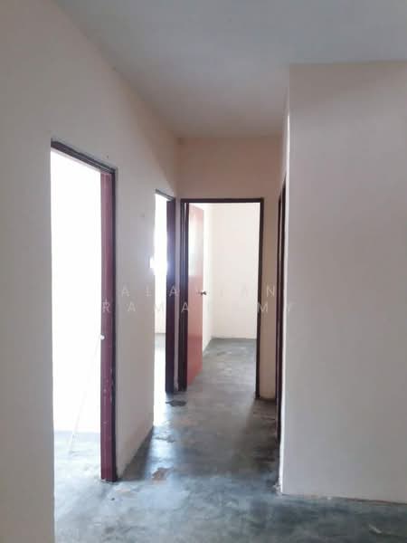 Rumah Flat untuk Dijual di Sri Indah - Alavian Ramasamy - Corridor - PropertyGuru.com.my