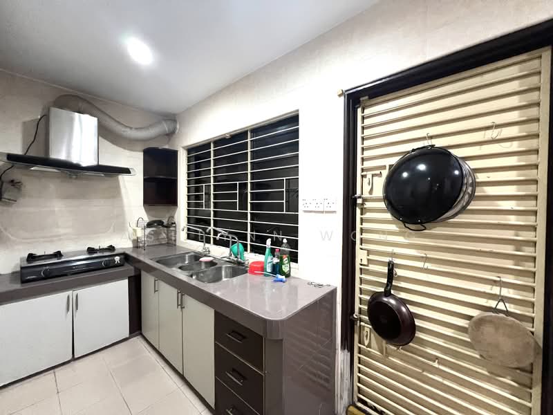 2-storey Terraced House for Rent in Bandar Utama 7 (Bandar Utama) - Ashlynn Wong - Kitchen - PropertyGuru.com.my