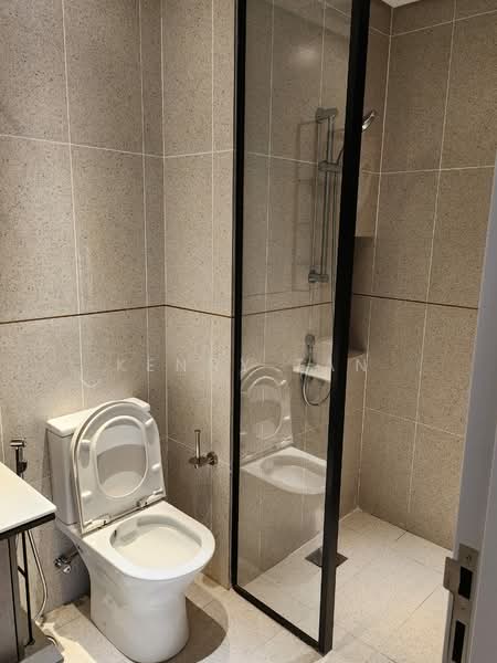 Service Residence for Sale at Millerz Square Serviced Residence - Kenny Tan - Bathroom - PropertyGuru.com.my