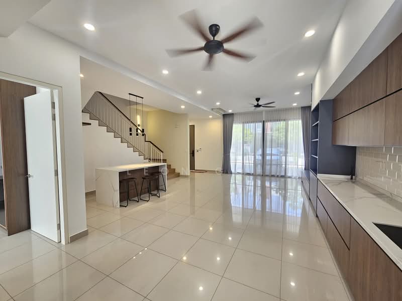 Rumah Teres 2 Tingkat untuk Disewa di Kota Kemuning (Shah Alam) - Leon Goh - Living Room - PropertyGuru.com.my