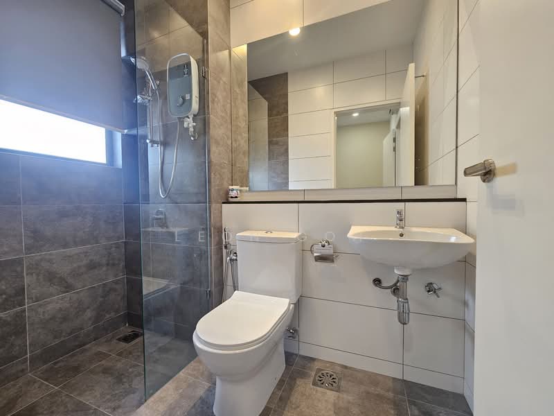 Rumah Teres 2 Tingkat untuk Disewa di Kota Kemuning (Shah Alam) - Leon Goh - Bathroom - PropertyGuru.com.my