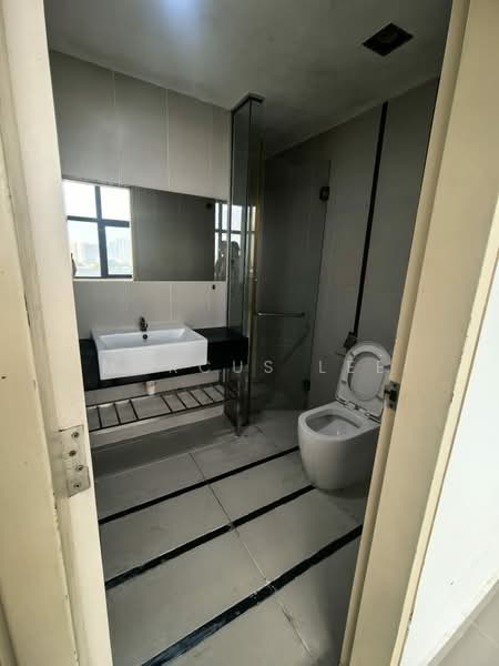 Service Residence for Rent at Emerald Avenue - Marcus Lee - Bathroom - PropertyGuru.com.my