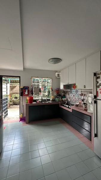 Rumah Teres 2-Tingkat untuk Dijual di Taman Desa Serdang (Seri Kembangan) - Terry Chen - Kitchen - PropertyGuru.com.my