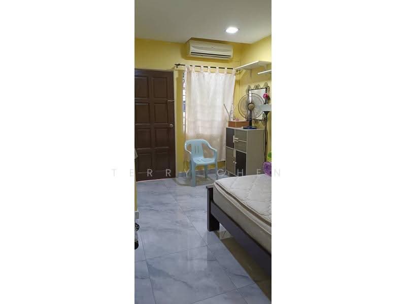 Rumah Teres 2-Tingkat untuk Dijual di Taman Desa Serdang (Seri Kembangan) - Terry Chen - Bedroom - PropertyGuru.com.my