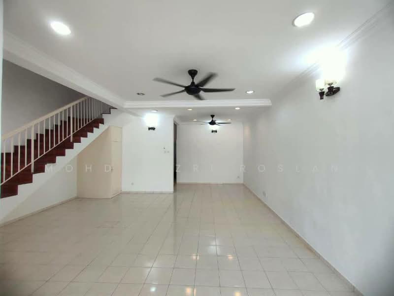 Rumah Teres 2 Tingkat untuk Dijual di Shah Alam (Selangor) - Mohd Nazri Roslan - Living Room - PropertyGuru.com.my