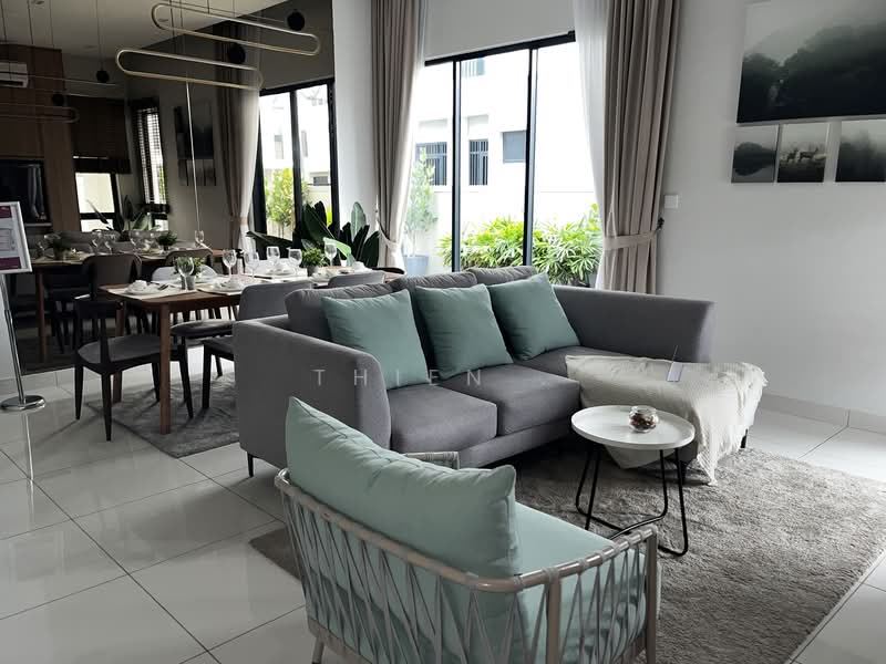 Cluster House for Sale in Kota Kemuning (Shah Alam) - Thien . - Living Room - PropertyGuru.com.my