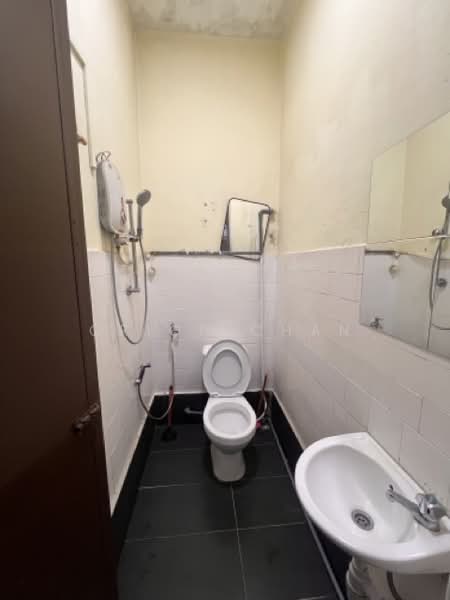 2-storey Terraced House for Rent in Usj 6 (Subang Jaya) - Orion Chan - Bathroom - PropertyGuru.com.my