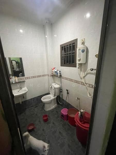 2-storey Terraced House for Sale in Taman Impian Emas (Skudai) - Vincent Gian - Bathroom - PropertyGuru.com.my