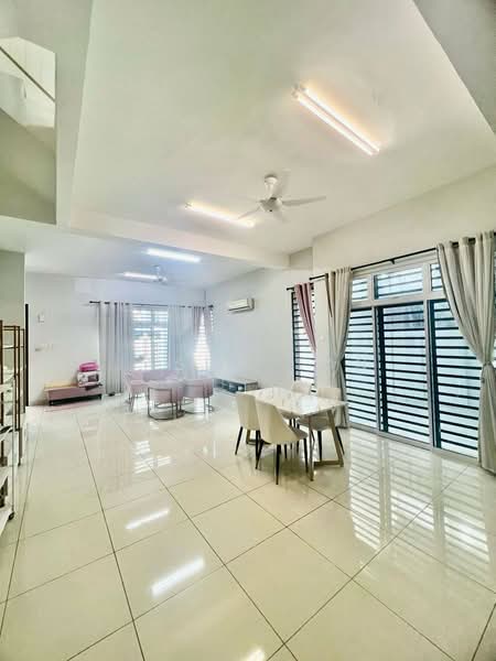 Rumah Kluster untuk Dijual di Taman Nusa Sentral (Iskandar Puteri (Nusajaya)) - Jason Tan - Living Room - PropertyGuru.com.my