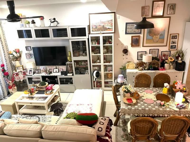 Rumah Teres 2 Tingkat untuk Dijual di Diamond City (Semenyih) - Alice Chong - Living Room - PropertyGuru.com.my