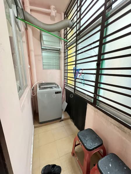 Pangsapuri untuk Dijual di Bayu Puteri 3 - Ee Fong Toh - Balcony - PropertyGuru.com.my