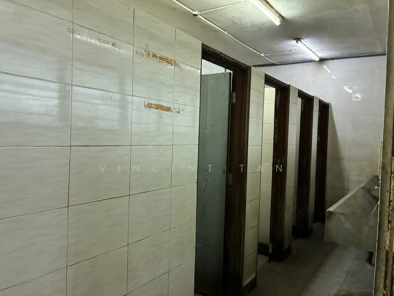 Detached Factory for Rent in Balakong (Selangor) - Vincent Tan - Bathroom - PropertyGuru.com.my