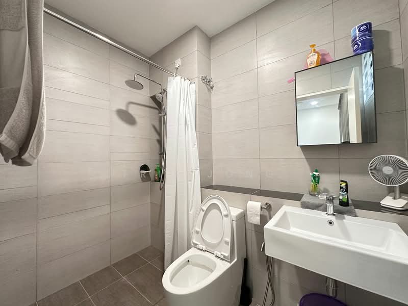 Rumah Teres untuk Dijual di Kota Emerald (Rawang) - Tris Jong - Bathroom - PropertyGuru.com.my