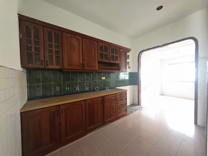 1-storey Terraced House for Sale in Taman Johor Jaya (Johor Bahru) - Sharon Lau - Kitchen - PropertyGuru.com.my