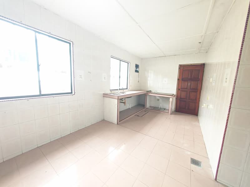 1-storey Terraced House for Sale in Taman Johor Jaya (Johor Bahru) - Sharon Lau - Kitchen - PropertyGuru.com.my