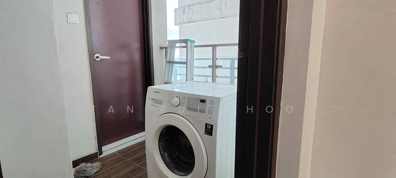 Kondominium untuk Disewa di Royal Strand @ Country Garden Danga Bay - Tan Kui Choo - Balcony - PropertyGuru.com.my