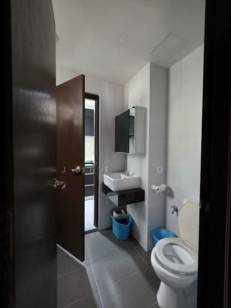 Servis Apartment untuk Disewa di KSL Residence @ Daya - June Teo - Bathroom - PropertyGuru.com.my