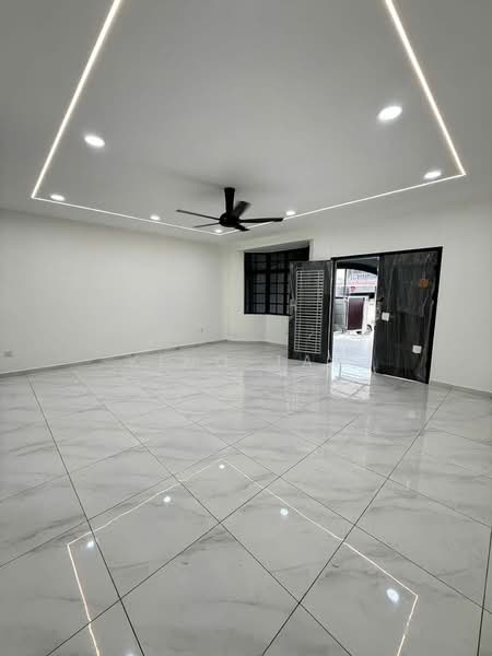 Rumah Teres 2 Tingkat untuk Dijual di Taman Ungku Tun Aminah (Skudai) - Kino Jaw - Living Room - PropertyGuru.com.my