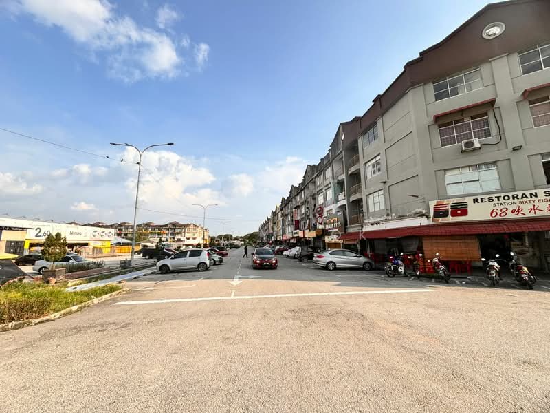 Shop / Office for Sale in (Bukit Sentosa 2) Seksyen Bs2 (Serendah) - Poh Kwen Kok - Exterior - PropertyGuru.com.my