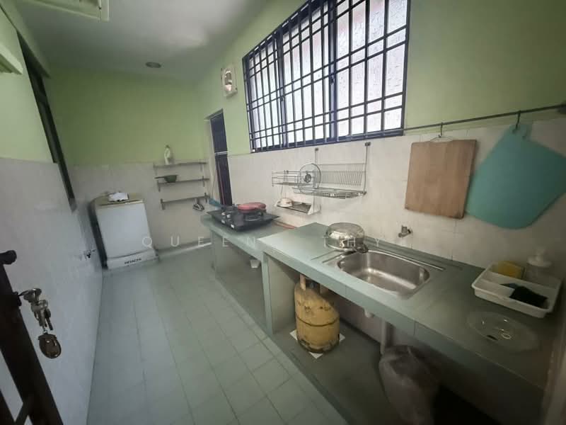 2-storey Terraced House for Sale in Austin (Johor Bahru) - Queena Thye - Kitchen - PropertyGuru.com.my