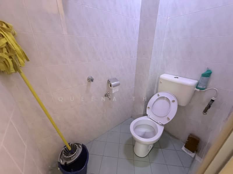 2-storey Terraced House for Sale in Austin (Johor Bahru) - Queena Thye - Bathroom - PropertyGuru.com.my