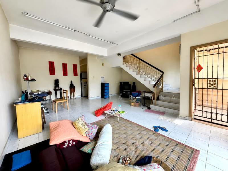Rumah Teres 2 Tingkat untuk Dijual di Shah Alam (Selangor) - Syukor Hartanah - Living Room - PropertyGuru.com.my
