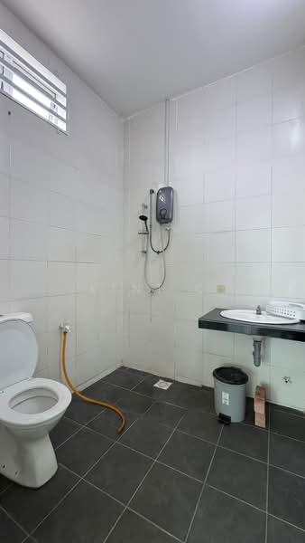 Rumah Teres 1 Tingkat untuk Dijual di Medan Klebang Restu (Chemor) - Kent C - Bathroom - PropertyGuru.com.my