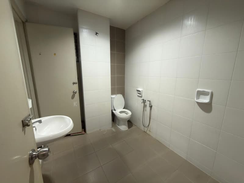 Rumah Teres 2 Tingkat untuk Dijual di Rawang (Selangor) - Kelly Kok - Bathroom - PropertyGuru.com.my