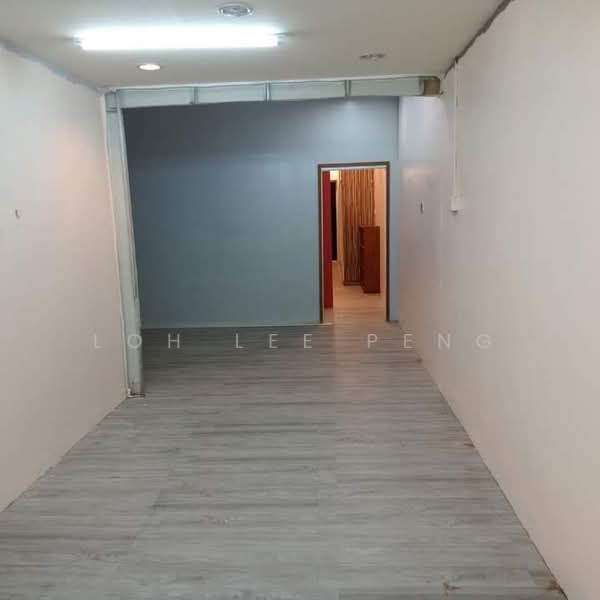 Shop / Office for Sale in Bandar Putra (Kulai) - Loh Lee Peng - Interior - PropertyGuru.com.my
